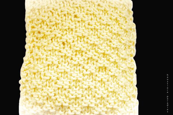 Spielkissen für Katzen gestrickt in gelb